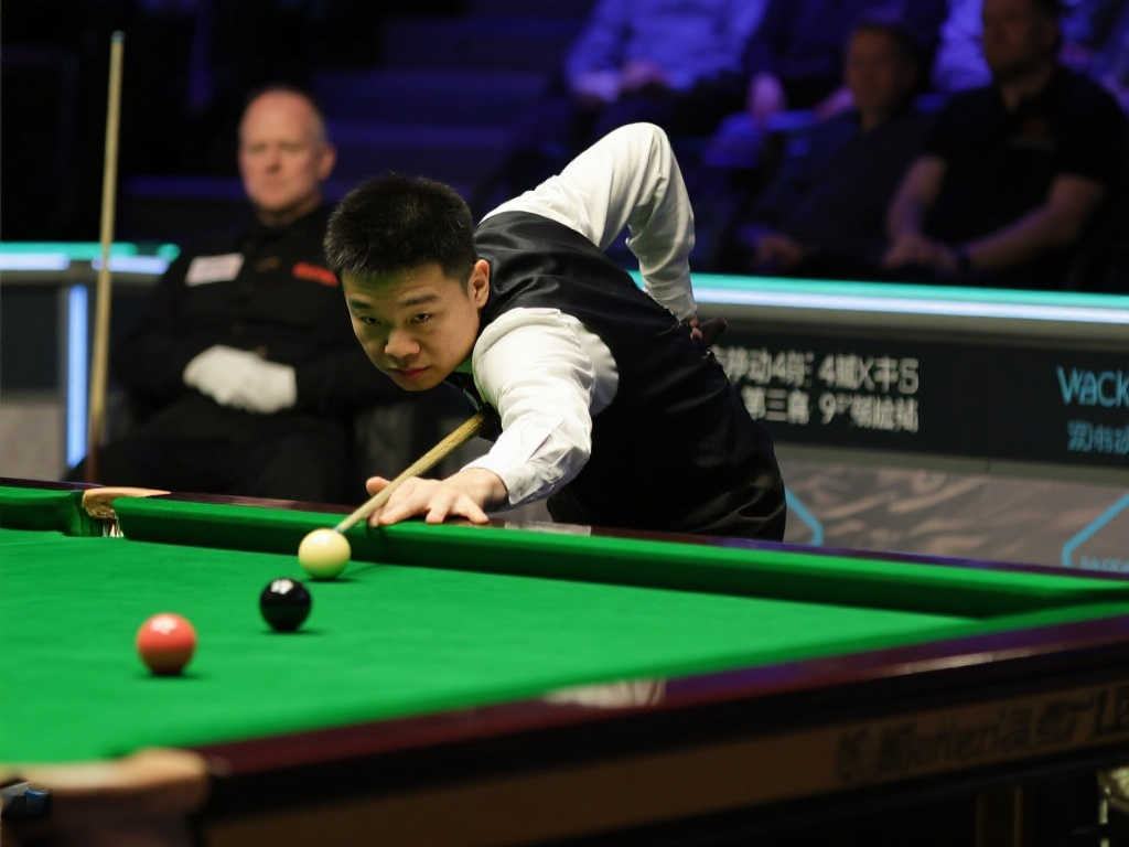 赵心童距四强仅差一步!二阶段12-4领先韦克林逼近赛点,今晚9点半决战第三阶段 赵心童距四强仅差一步!二阶段12-4领先韦克林逼近赛点,今晚9点半决战第三阶段