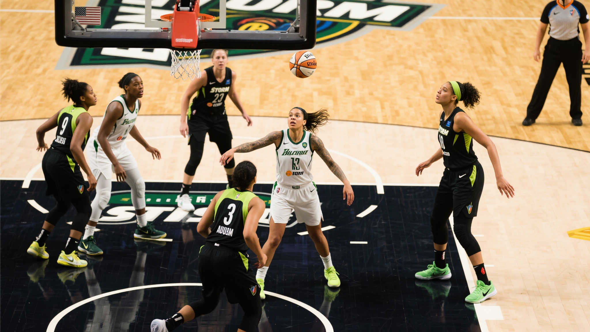 风暴力压飞翼:状元佩奇19分5板8助,奥古米克23+19,李月汝状态低迷 风暴力压飞翼:状元佩奇19分5板8助,奥古米克23+19,李月汝状态低迷